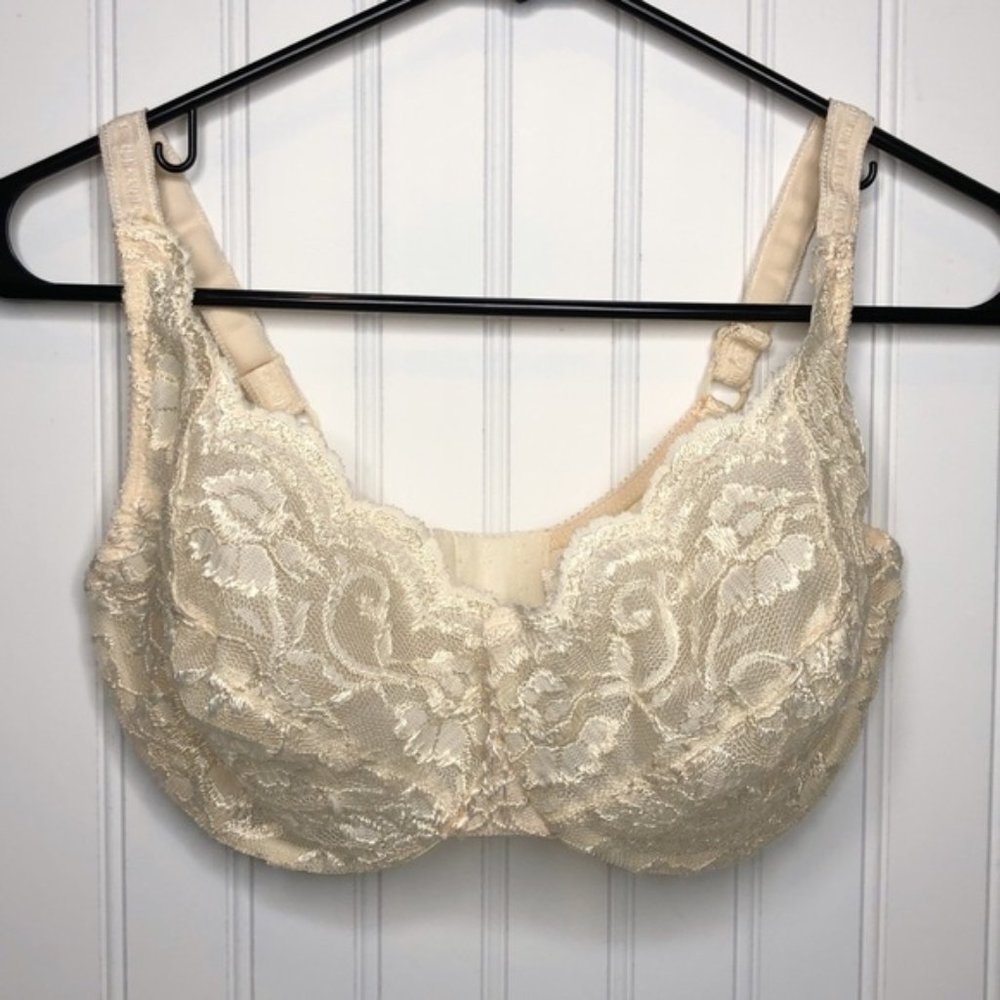 🌿Victoria’s Secret Cream Sheer Lace Bra 38DD SEXY